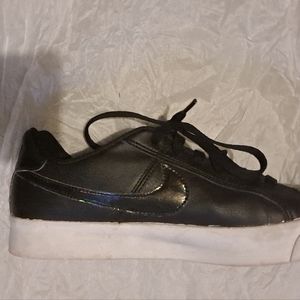 NIKE COURT VISION LOW